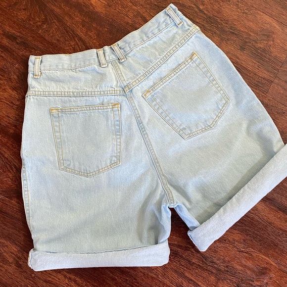Vintage 90s Mom Shorts Light Wash - Picture 2 of 9